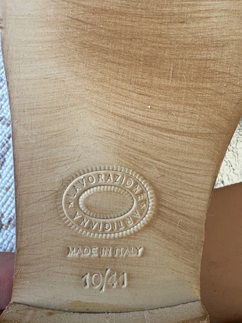 NEW tuckernuck Cocobelle Gold Sandals Size 10